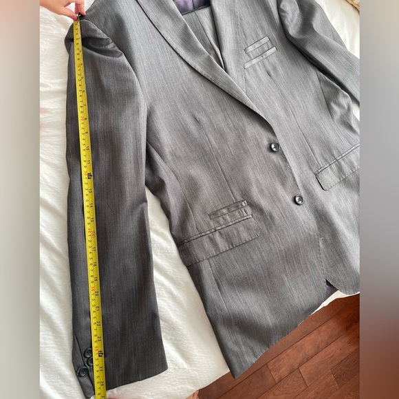 NWT mens grey suit 58/42 Euro.  Husband tried it on more like a big 44/small 46 - Picture 12 of 16